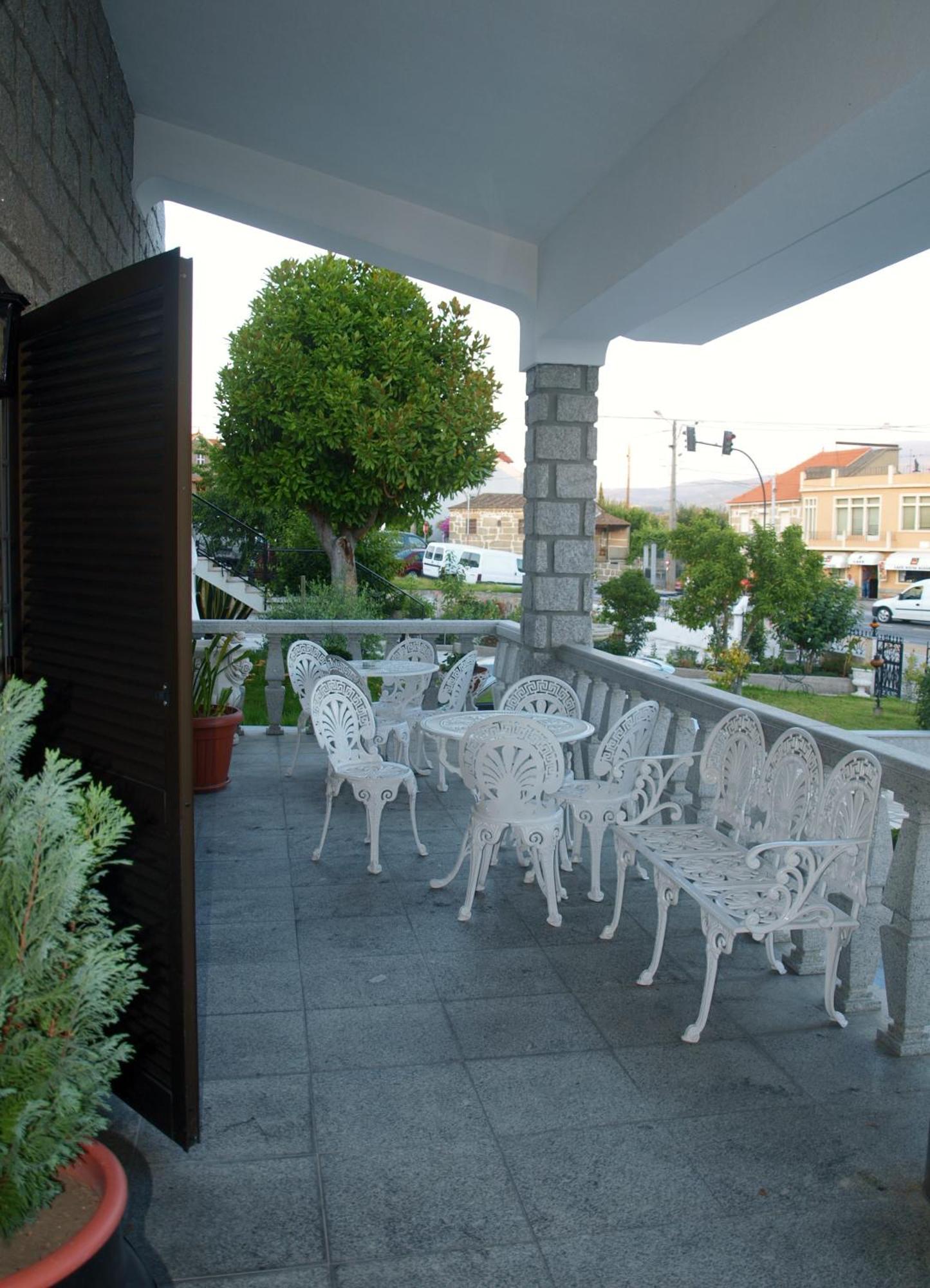 Residencial Sra. Da Lomba Hotel Pinhancos Bagian luar foto