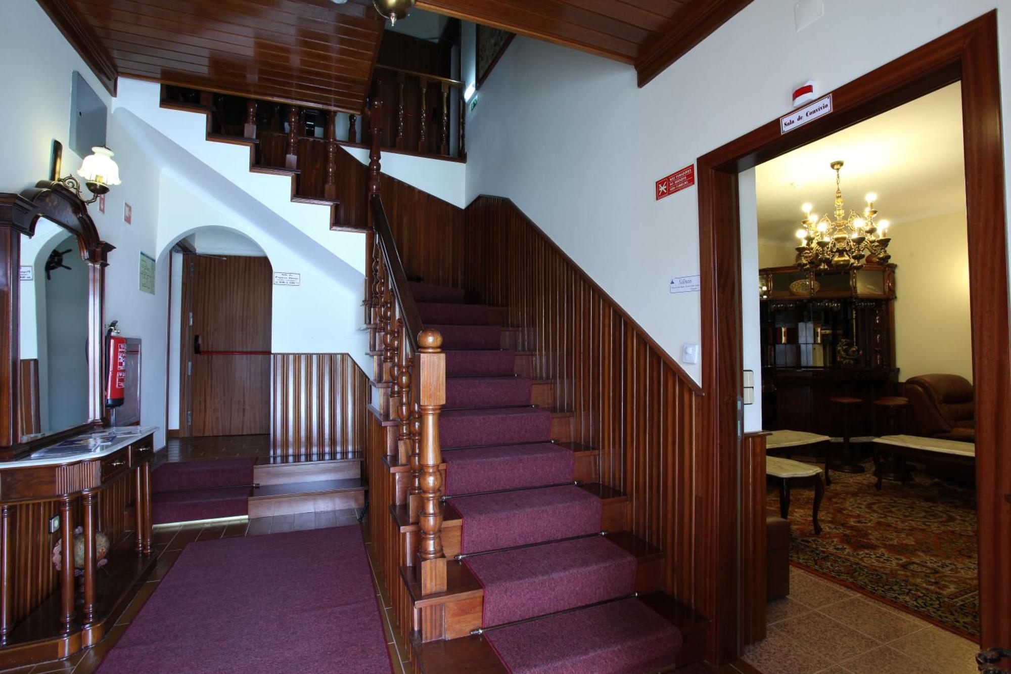 Residencial Sra. Da Lomba Hotel Pinhancos Bagian luar foto