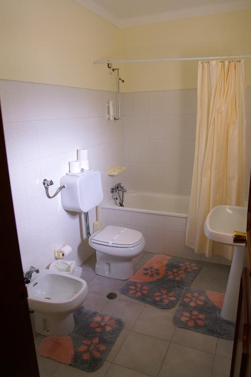 Residencial Sra. Da Lomba Hotel Pinhancos Bagian luar foto